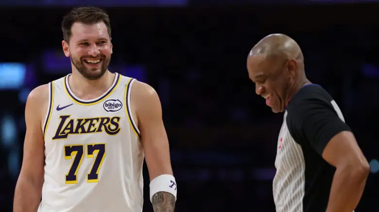 凯发K8手机端、APP下载、流畅界面、智能推荐、高效操作-又数钱了！官方：东契奇向裁判做不当且不职业手势 被罚5万美元